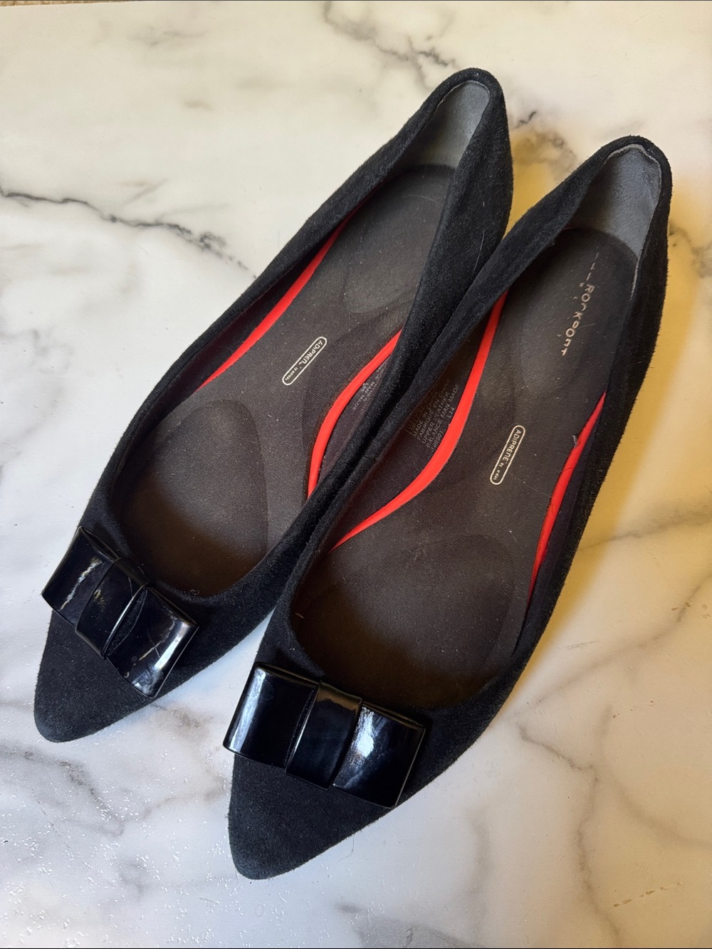 Black Pointed Toe Ballet Flats with Patent Bow
